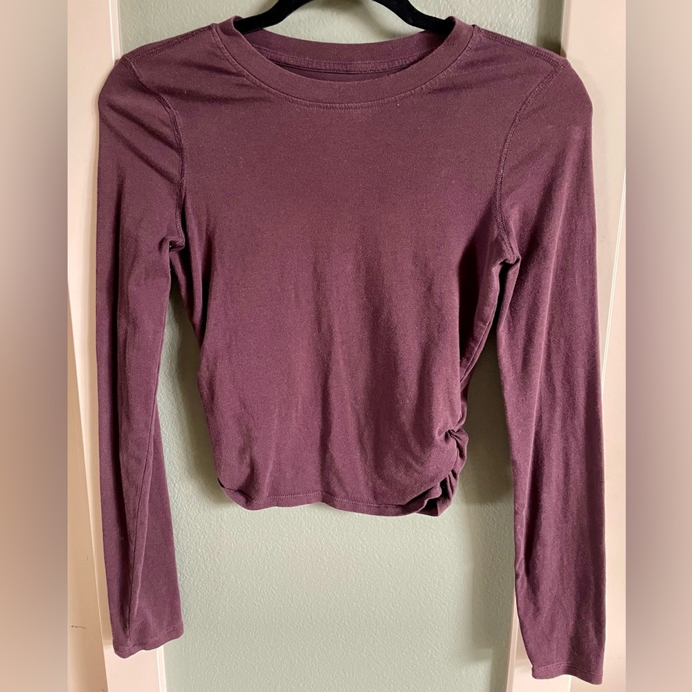 Vuori Long-Sleeve Coast Crop Crew, Women's Cotton Top, Mahogany, XS